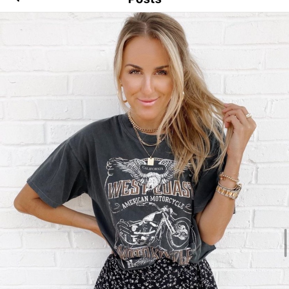 Cute cropped tee